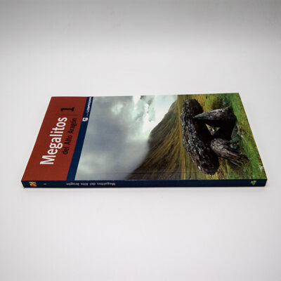 Foto lomo libro Megalitos Alto Aragón